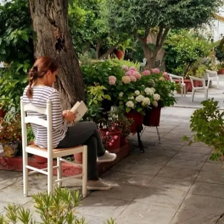 Tipico Y Pintoresco Patio De Vecinos, Con Encanto Appartamento Siviglia